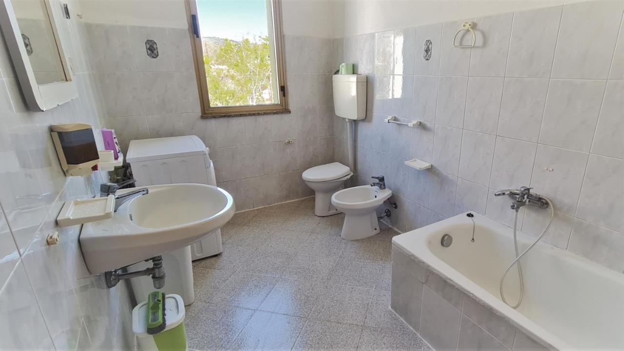 Cosy With Private Parking By The Sea Siniscola